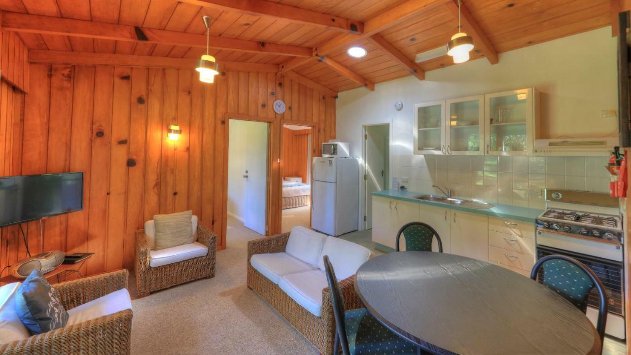 Отель Hideaway Retreat Бернт-Пайн Экстерьер фото